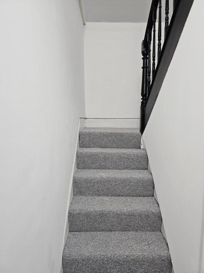 Skyline Queen'S Suites 203 Swansea Bagian luar foto