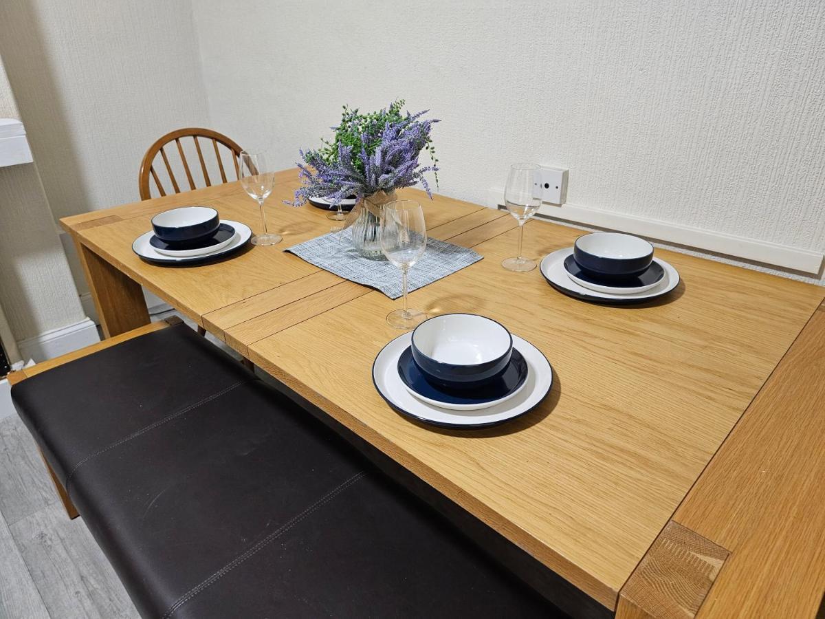 Skyline Queen'S Suites 203 Swansea Bagian luar foto