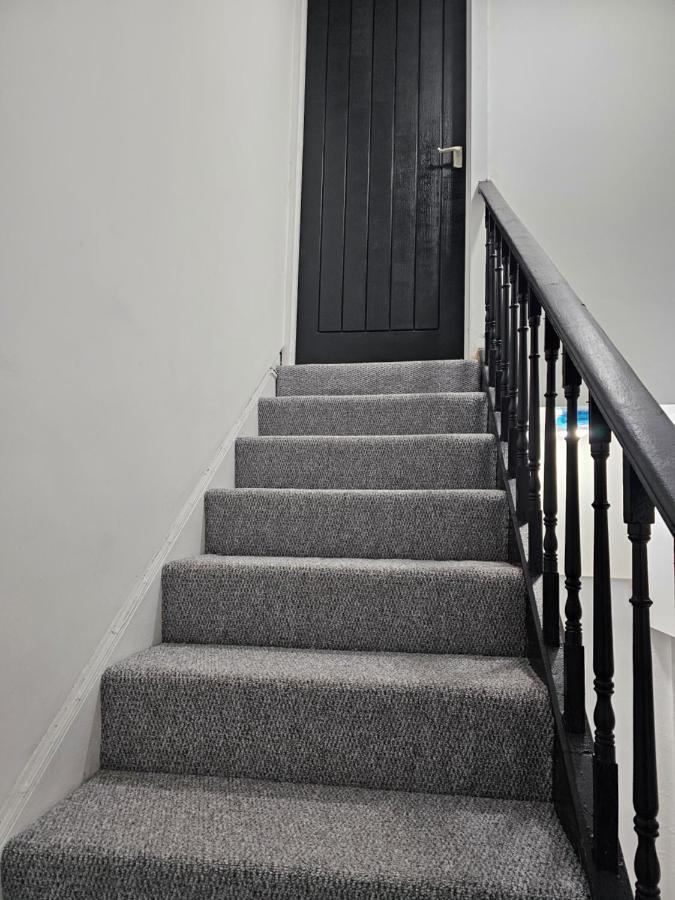 Skyline Queen'S Suites 203 Swansea Bagian luar foto