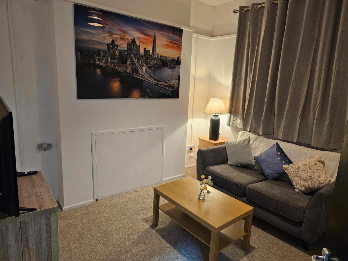 Skyline Queen'S Suites 203 Swansea Bagian luar foto
